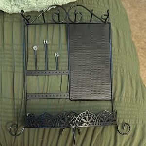 Black Metal Jewelry Organizer